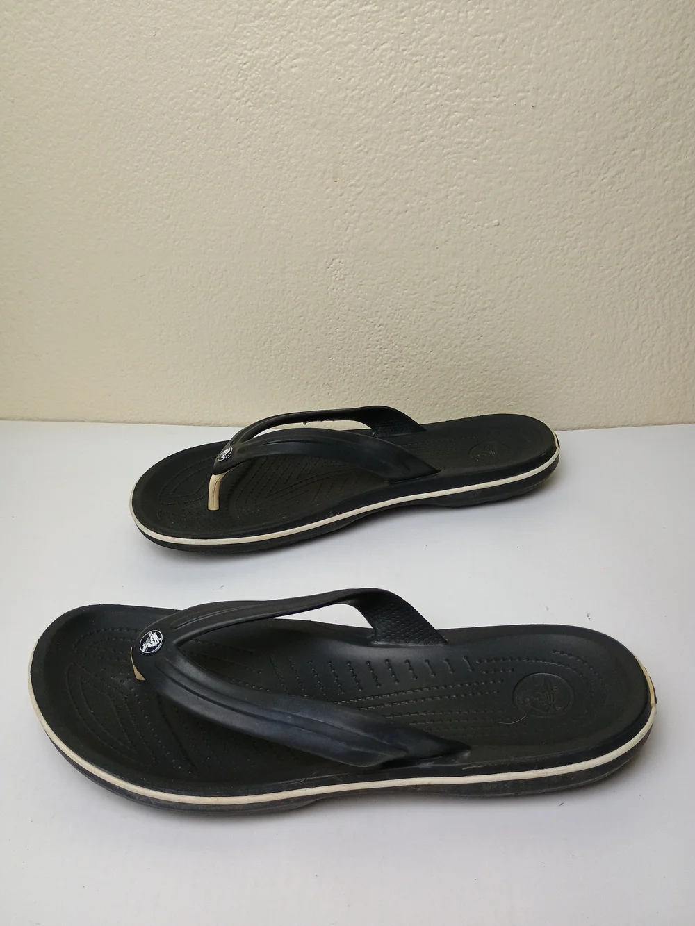CROCS Crocband Men's 11 Marine Flip Flop Sandals